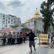 KORLAP Fahrurozy Efrial menyampaikan orasinya saat menggelar aksi unjukrasa di depan kantor Gubsu Jl Imam Bonjol Medan, Rabu (12/7). Waspada/Ist