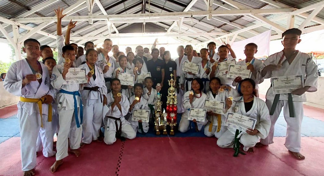 Toba Juara Umum Kejurda Karate Kala Hitam