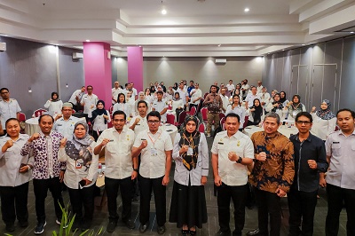 WALIKOTA Medan Bobby Nasution diwakili Asisten Umum Ferri Ichsan ketika membuka Pelatihan Manajemen Strategi Pengembangan Inovasi Daerah berbasis sektor Unggulan yang digelar BKPSDM kota Medan di Fave Hotel, Jalan S. Parman, Rabu (12/7). Waspada/Ist