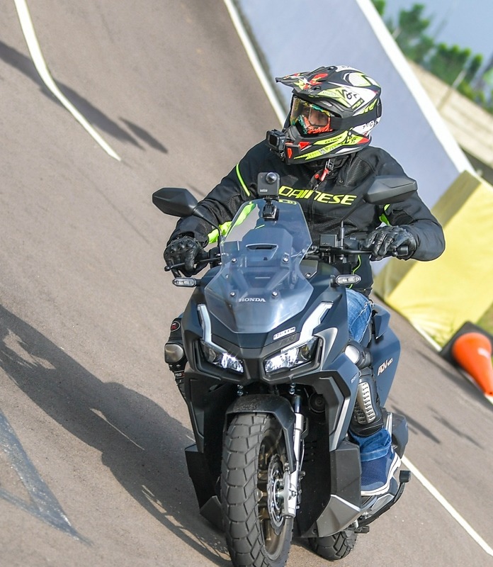 Alasan Honda ADV160 Cocok Di Hati