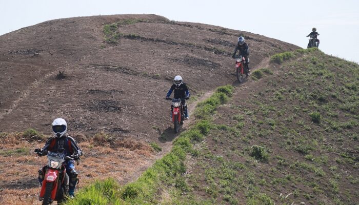 Teknik Aman Dan Nyaman Naik Motor Trail