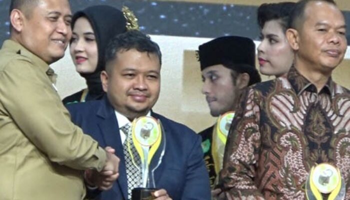 Tapsel Raih Anugerah Keterbukaan Informasi Publik Komisi Informasi Sumut 2023