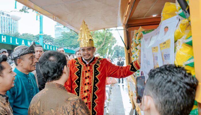 Langsung Sentuh & Layani Masyarakat, Bobby Nasution Lepas Mobil Pasar Murah Keliling