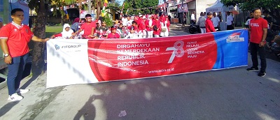 KESERUAN kegiatan lomba dan kebersamaan antara FIFGROUP Cabang Medan dengan masyarakat sekitar saat merayakan kemerdekaan Indonesia ke-78 di Jalan Amal Luhur, Medan Helvetia. Waspada/ist