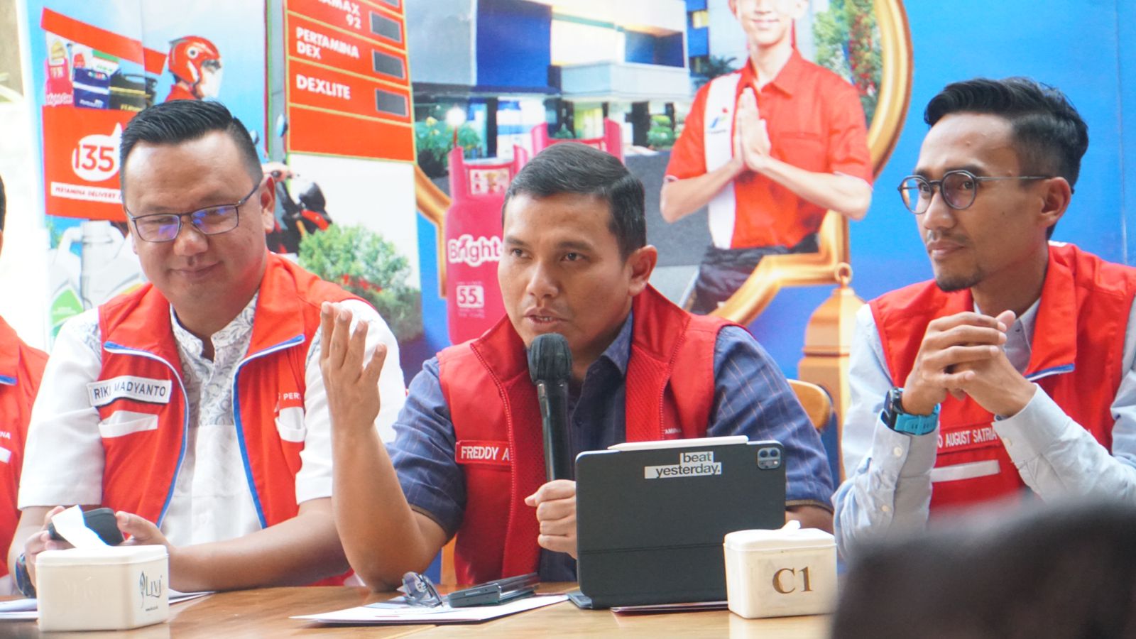 Executive General Manager Pertamina Patra Niaga Regional Sumatera Bagian Utara (Sumbagut) Freddy Anwar memberikan apresiasi kepada Polda Sumatera Utara (Sumut) yang berhasil mengungkap BBM ilegal dan pengoplos LPG 3 kg.