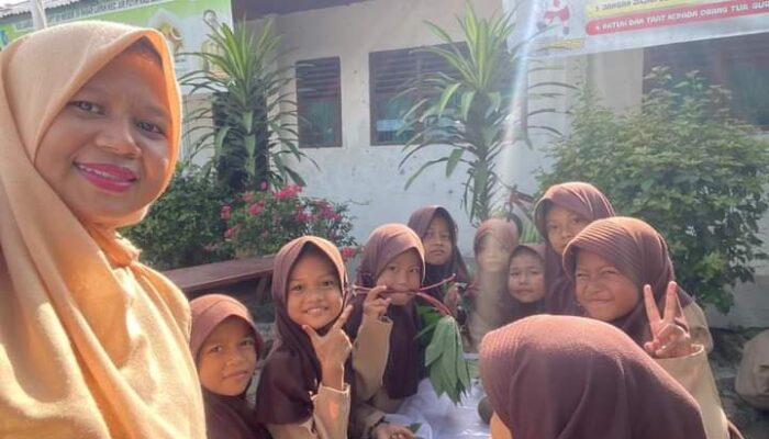 Ecoprint Memberi Warna Baru Dalam Pembelajaran Di UPT SDN 30 Pasar Lapan