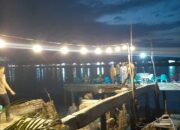 Titi Pajak Ikan Lama Ambruk, Tiga Orang Terluka