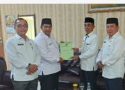 Kakanwil Kemenag Sumut Serahkan Lemari Arsip Untuk 4 KUA