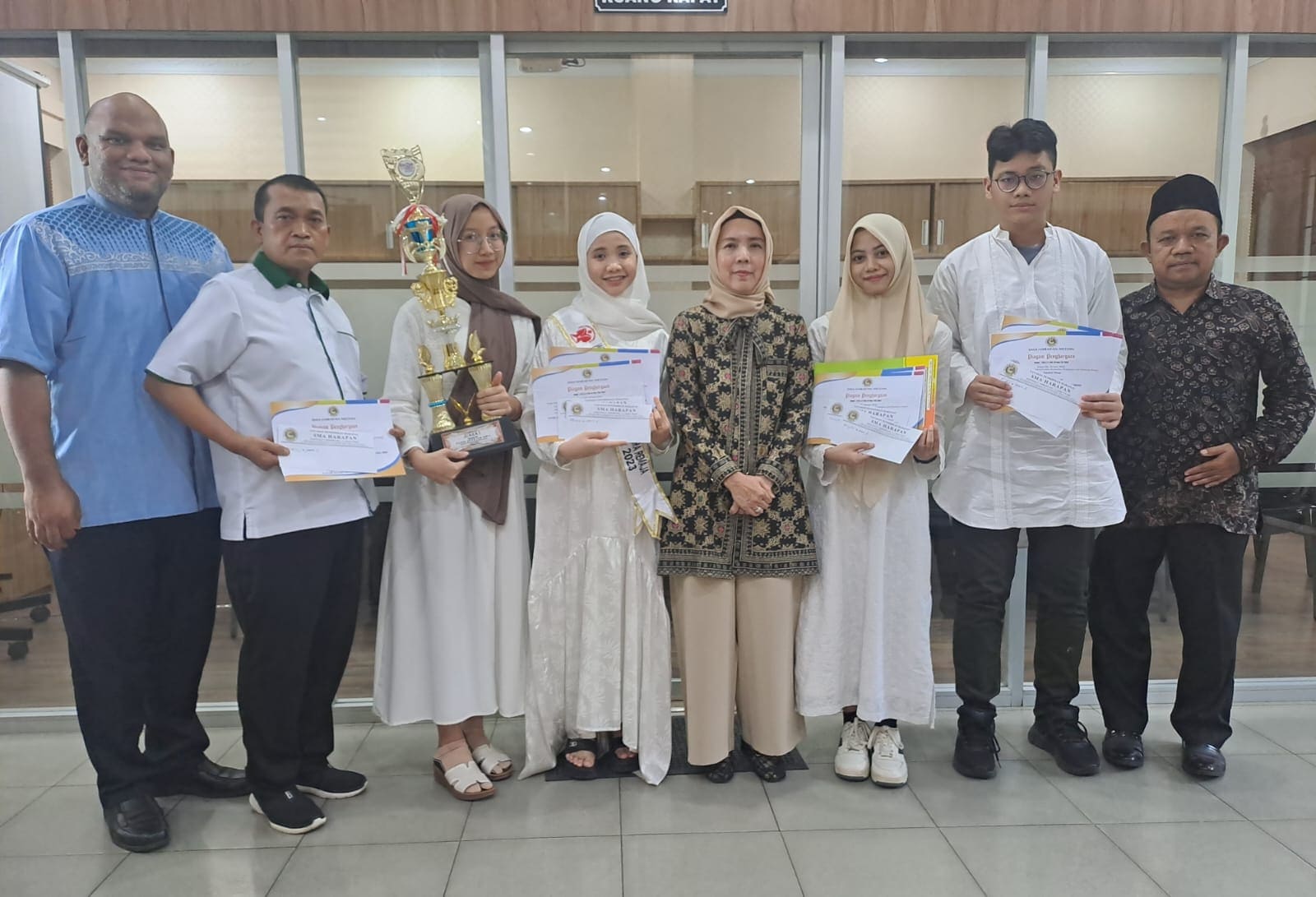 Mengawali Tahun Pelajaran 2023-2024, Siswa SMA Harapan Raih Sejumlah Prestasi