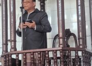 Safari Adat Ke Gampong, Ketua MAA Jadi Khatib