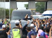 Ketum NasDem Surya Paloh Disambut Lautan Massa di Bandara Kualanamu