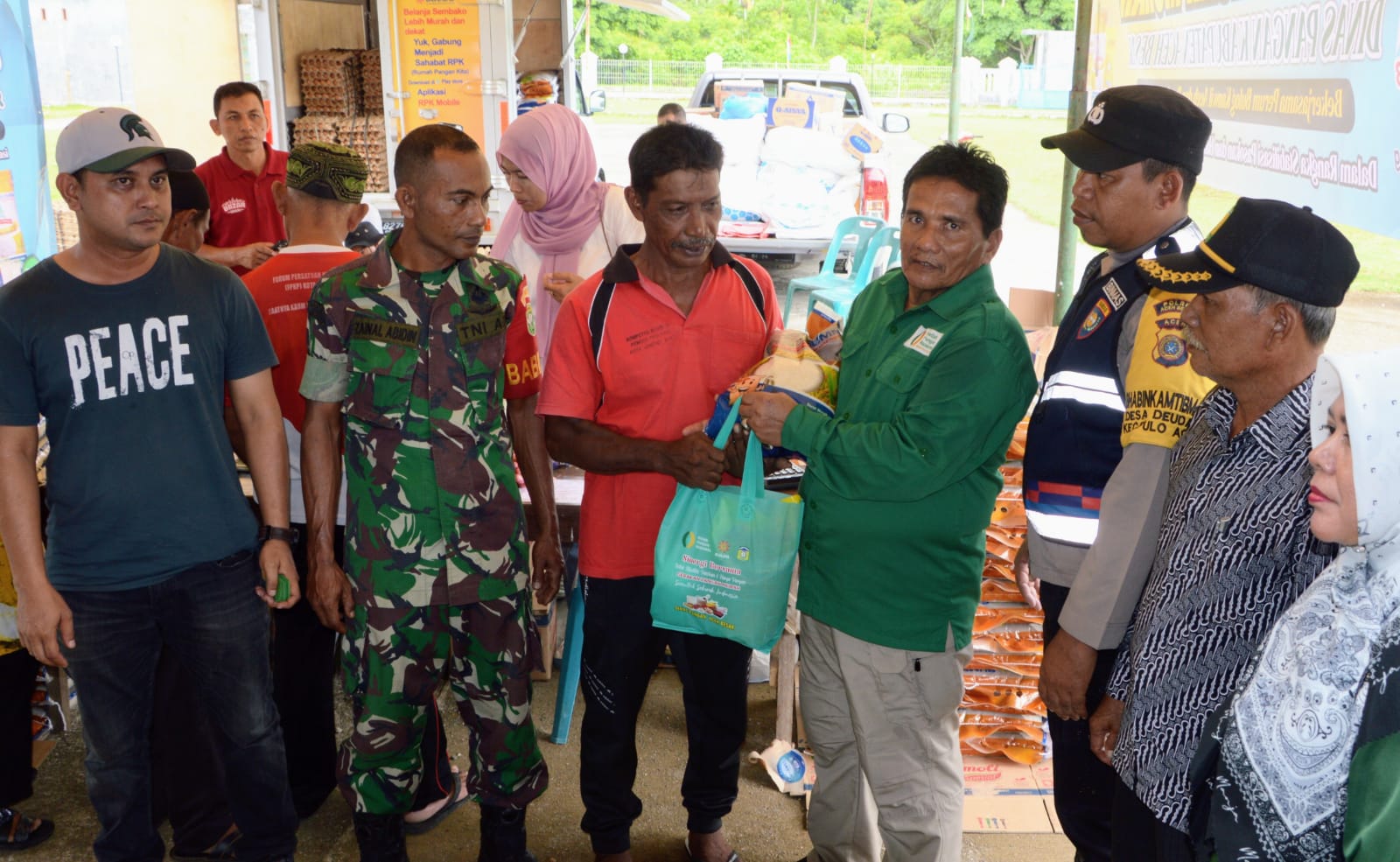 Pemkab Aceh Besar Gelar Pasar Murah Untuk Warga Pulo Aceh