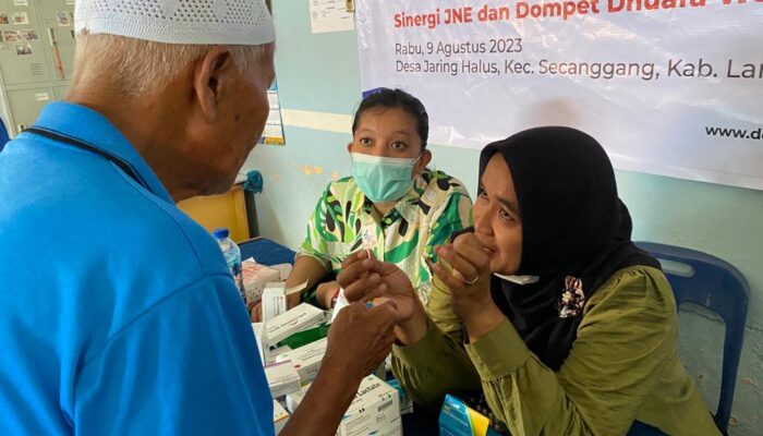 JNE Medan Bersama DD Waspada Gelar Pelayanan Sehat Di Desa Jaring Halus