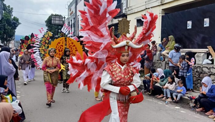 8500 Peserta Karnaval HUT Ke-78 RI Padati Jalan Sengeda Takengon