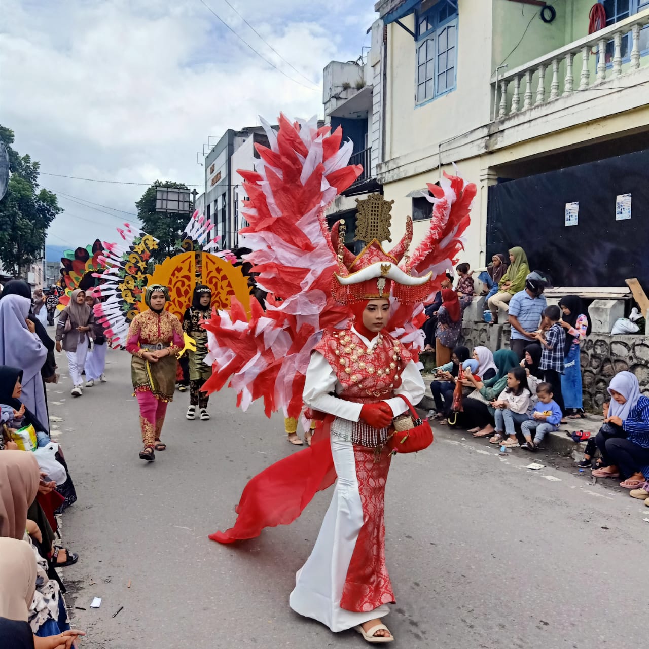 8500 Peserta Karnaval HUT Ke-78 RI Padati Jalan Sengeda Takengon