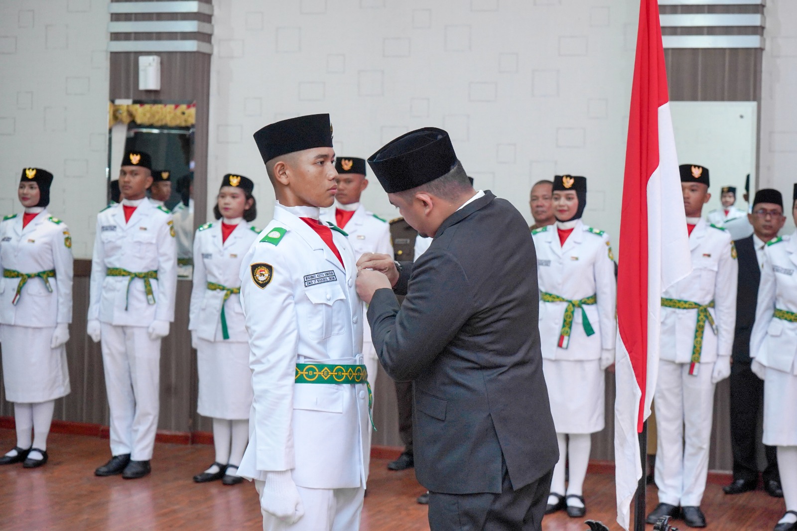 Kukuhkan 42 Anggota Paskibraka, Bobby Nasution: Jadikan Diri, Keluarga & Sekolah Banggga