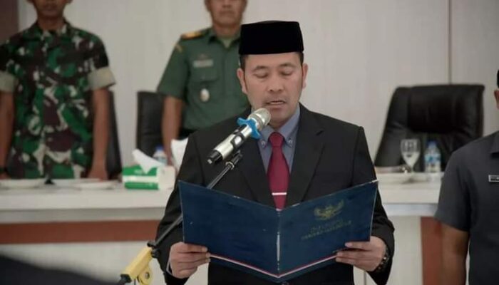 Pj Bupati Haili Yoga Lantik 8 Pejabat Pimpinan Tinggi Pratama