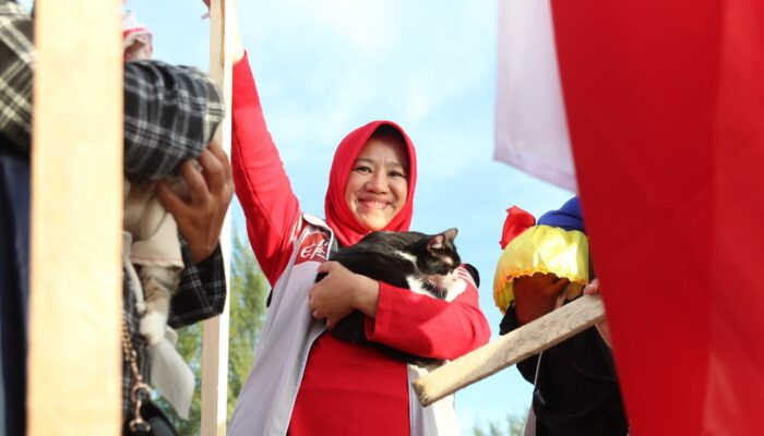 Komunitas Pecinta Hewan Kibarkan Merah Putih di Tugu Nol KM Banda Aceh