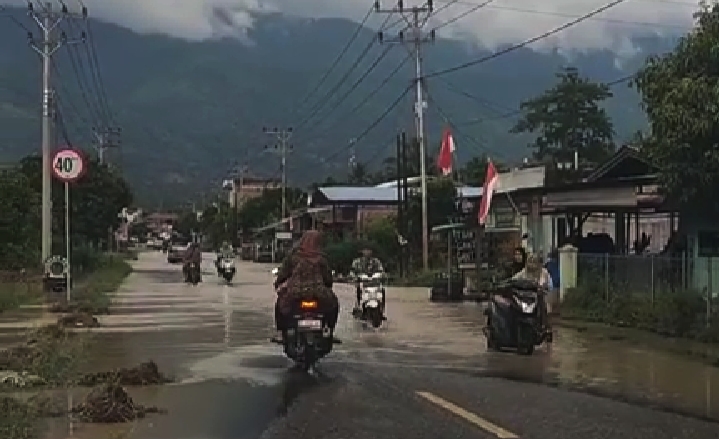 Jalan Nasional Kuning -Medan Masih Terendam Banjir