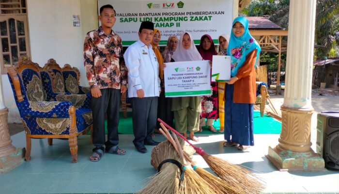 DD Waspada Serah Terima Bantuan Modal Usaha Pemberdayaan Sapu Lidi Di Labuhanbatu