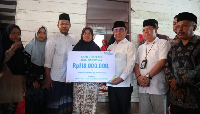 Ahli Waris Kades Meninggal Dunia Saat Upacara HUT RI Terima Santunan BPJamsostek