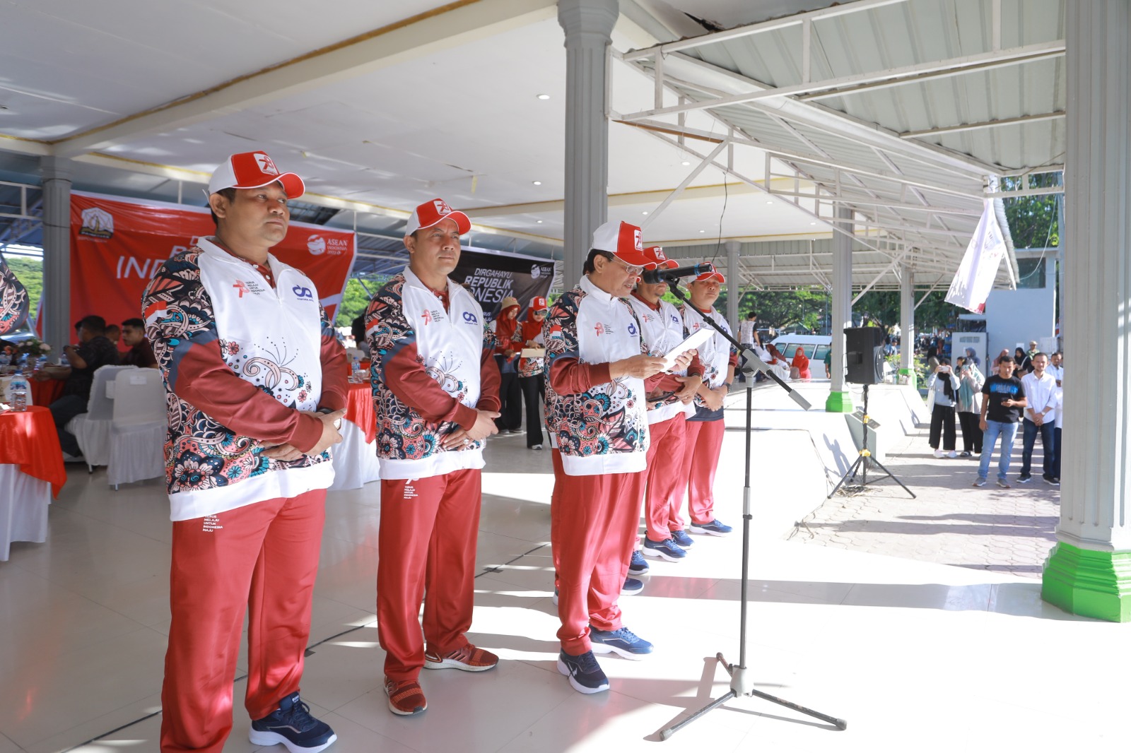 Pj.Wali Kota Banda Aceh Lepas Pawai Budaya Dan Karnaval Kemerdekaan
