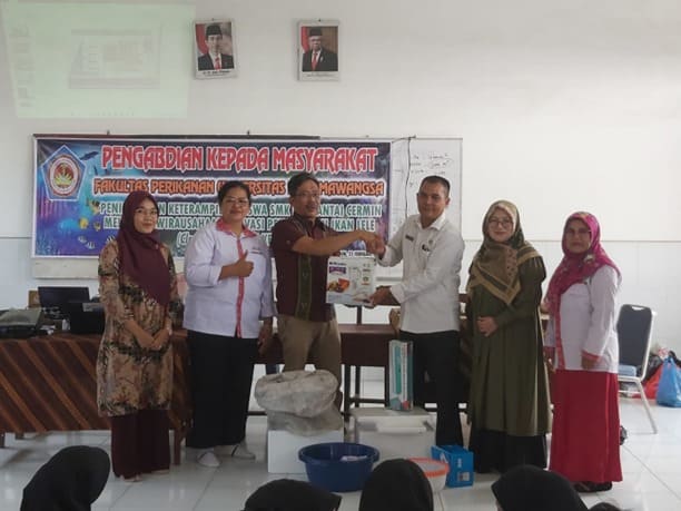 Dosen Perikanan Undhar Edukasi Siswa SMKN Pantai Cermin Cara Pengolahan Perikanan