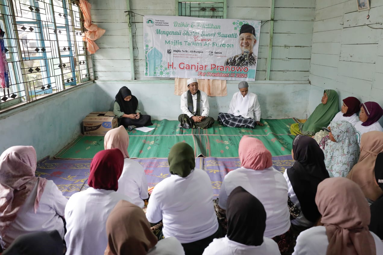 Tuan Guru Ganjar Ajarkan Salat Rawatib Kepada Ibu-ibu Majelis Taklim Di Tapsel