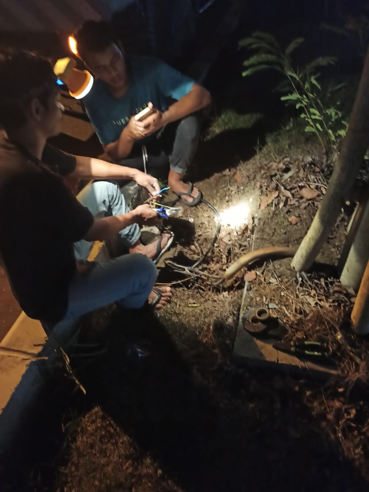 Sempat Mati, Dishub Perbaiki Lampu Jalan Kawasan Meunasah Krueng