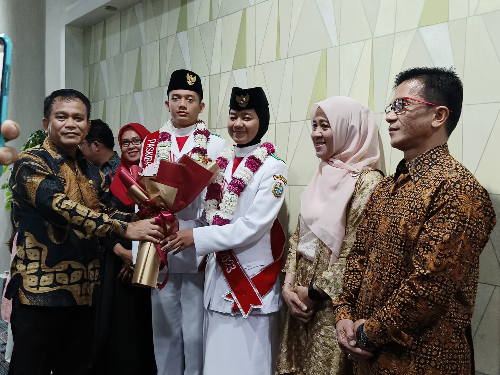Pemprov Sumut Apresiasi Dua Paskibraka Nasional