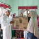 Sukarelawan Tuan Guru sahabat Ganjar memberikan bantuan kepada warga di wilayah terpencil di Kabupaten Tapanuli Selatan, Sumatera Utara pada kegiatan zikir dan pelatihan bersuci dari hadas besar dan kecil, Rabu (23/8/2023). Waspada/ist
