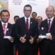 PLTU Suralaya Raih 2 Penghargaan ASEAN Energy Award 2023 Kategori Combine Cycle Thermal (CCT) Utilisation for Power Generation dan Implementasi Biomassa pada Jumat (25/08) di Bali yang dipimpin langsung oleh Menteri ESDM, Arifin Tasrif. Kiri ke kanan: General Manager PLN Indonesia Power Suralaya PGU (Power Generation Unit) Irwan Edi Syahputra Lubis, Direktur Utama PLN Darmawan Prasodjo, Direktur Utama PLN Indonesia Power Edwin Nugraha Putra).