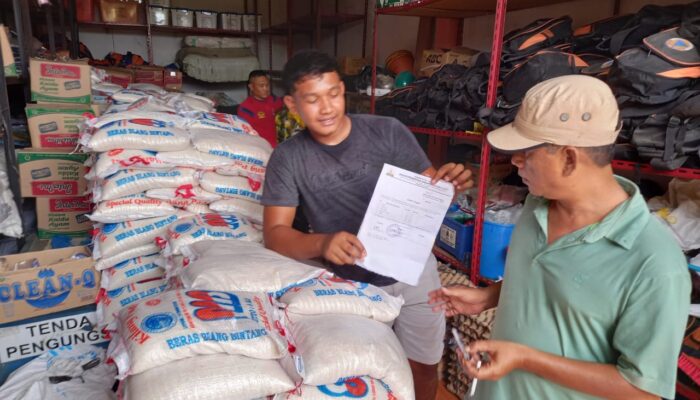 Agara Kembali Dihantui Banjir, BPBD Serahkan Bantuan Beras