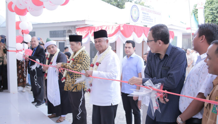 Johar Dan Romo Resmikan AMIK Polibisnis Perdagangan