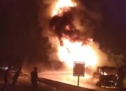 Satu Unit Mobil Pengangkut BBM Pertamina Terbakar Di Tol Belmera