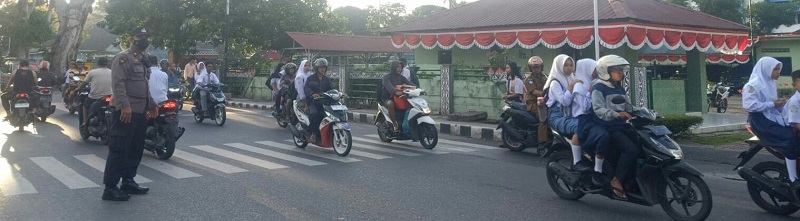 Layani Masyarakat, Polres P. Siantar Atur Rutinitas Di Tiap Simpang Layani Masyarakat, Polres P. Siantar Atur Rutinitas Di Tiap Simpang