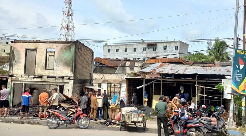 Kebakaran 4 Rumah Di Lubukpakam, Kerugian Capai Rp500 Juta