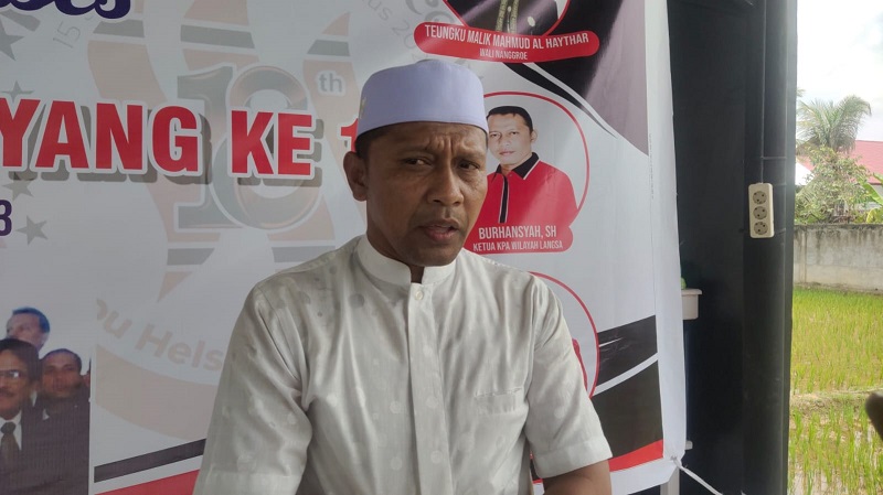 Doa Menggema Peringati Perdamaian Aceh Di Langsa Ketua KPA Wilayah Langsa, Burhansyah SH, saat menyampaikan arahannya pada peringatan hari perdamaian Aceh yang ke-18 tahun, di Gampong Alue Beurawe, Kecamatan Langsa Kota, Selasa (15/8). Waspada/Rapian