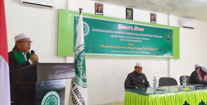 Umat Islam Harus Cerdas Berpolitik Dan Memilih Pemimpin Umat Islam Harus Cerdas Berpolitik Dan Memilih Pemimpin