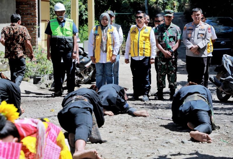 Bupati, Dandim Dan Kapolres Monitoring Perbaikan Jalan Tigaras-Haranggaol