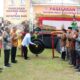 WAKIL Bupati Deliserdang HM Ali Yusuf Siregar memukul gong pada Pagelaran Wayang Kulit & Ketoprak Dor dalam rangka Tasyakuran Desa se-Kecamatan Sunggal Kabupaten Deliserdang Tahun 2023 di Lapangan Sepakbola Pertamina, Desa Sei Mencirim, Kecamatan Sunggal, Sabtu (5/8).- (Waspada/Khairul K Siregar/B)