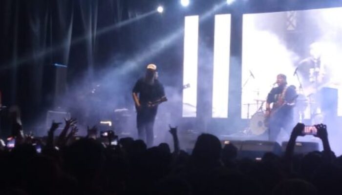 Konser NTRL (Netral) Guncang Gedung Tamiang Sport Center