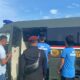 Narapidana di Rutan Singkil saat menjalani pemindahan ke Lapas Banda Aceh, dengan menggunakan mobil Transpas, untuk mengatasi over kapasitas, Sabtu (5/8). Waspada/ist.