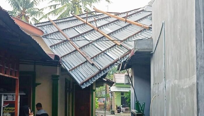 Di Sergai Belasan Rumah Rusak Diterpa Puting Beliung
