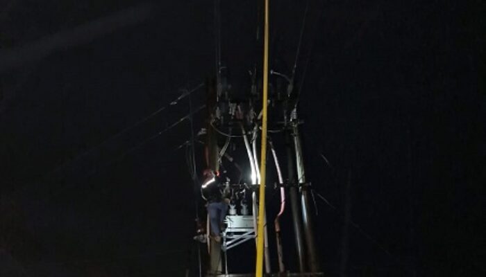 PLN ULP Meulaboh Kota Pulihkan Listrik Setelah Angin Kencang 