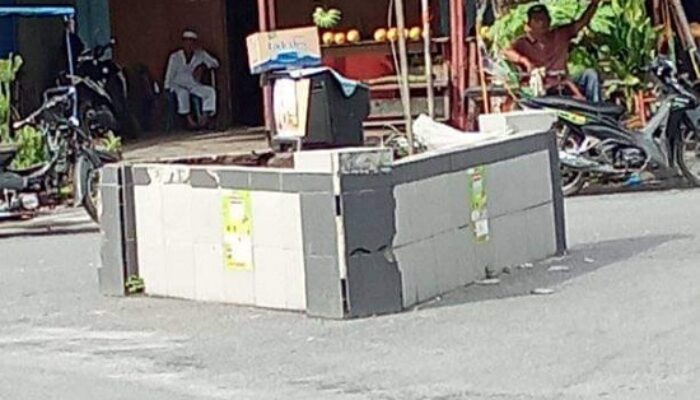 Warga Protes Tidak Dapat Bantuan STB