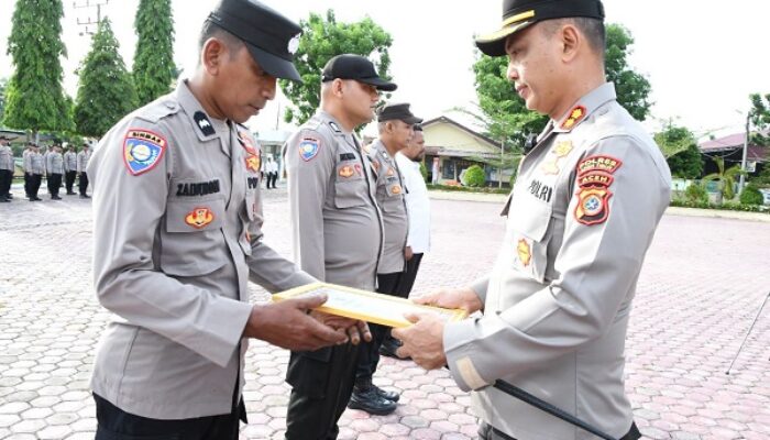 Ungkap Kasus Narkoba, Empat Polisi Dapat Penghargaan