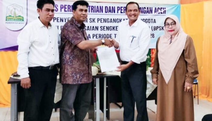 Pemerintah Aceh Serahkan SK Anggota BPSK Langsa