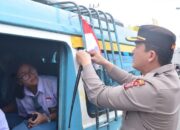 Kapolres Dan Forkopimda Simalungun Bagikan Bendera Merah Putih