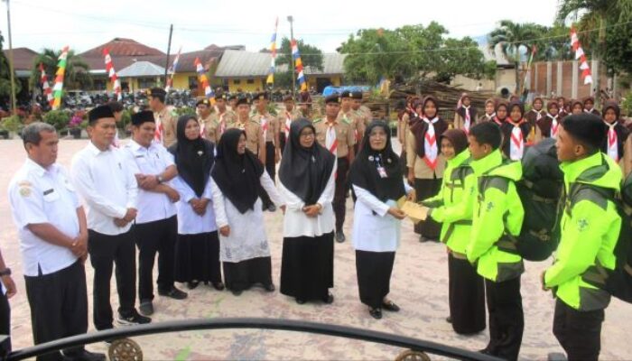 Kepala MAN 1 P.Sidimpuan Lepas Pramuka Ikuti Rainas Di Cibubur
